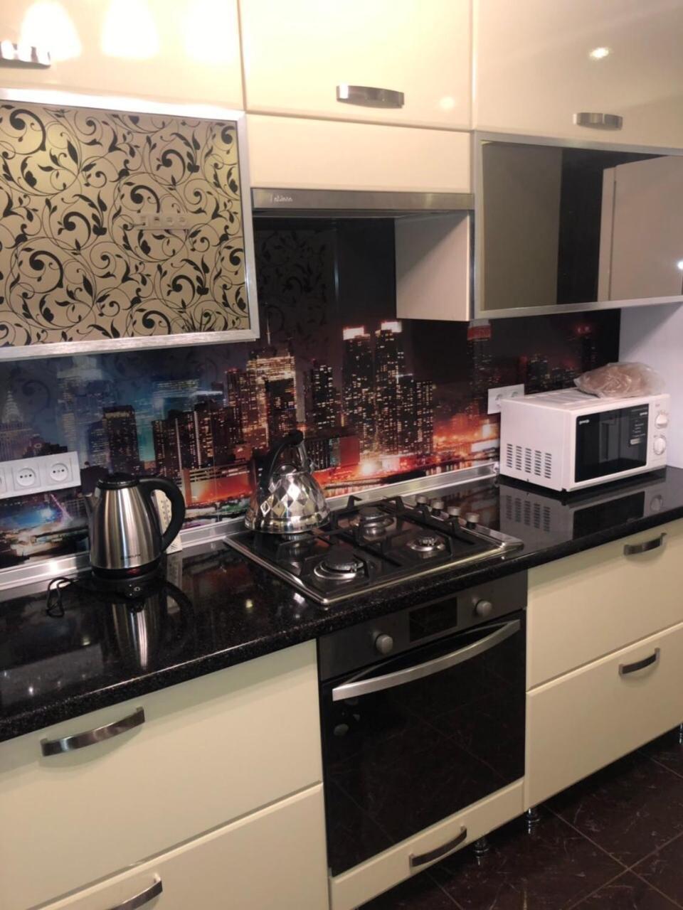 Elena'S Holiday Apartment คาเมียเนตส์-โปดิลสกี ภายนอก รูปภาพ